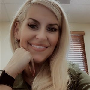 Meet your Posher, Jennifer